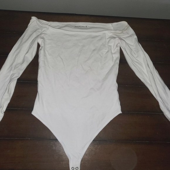Abercrombie & Fitch white off the shoulder body suit - Picture 1 of 2